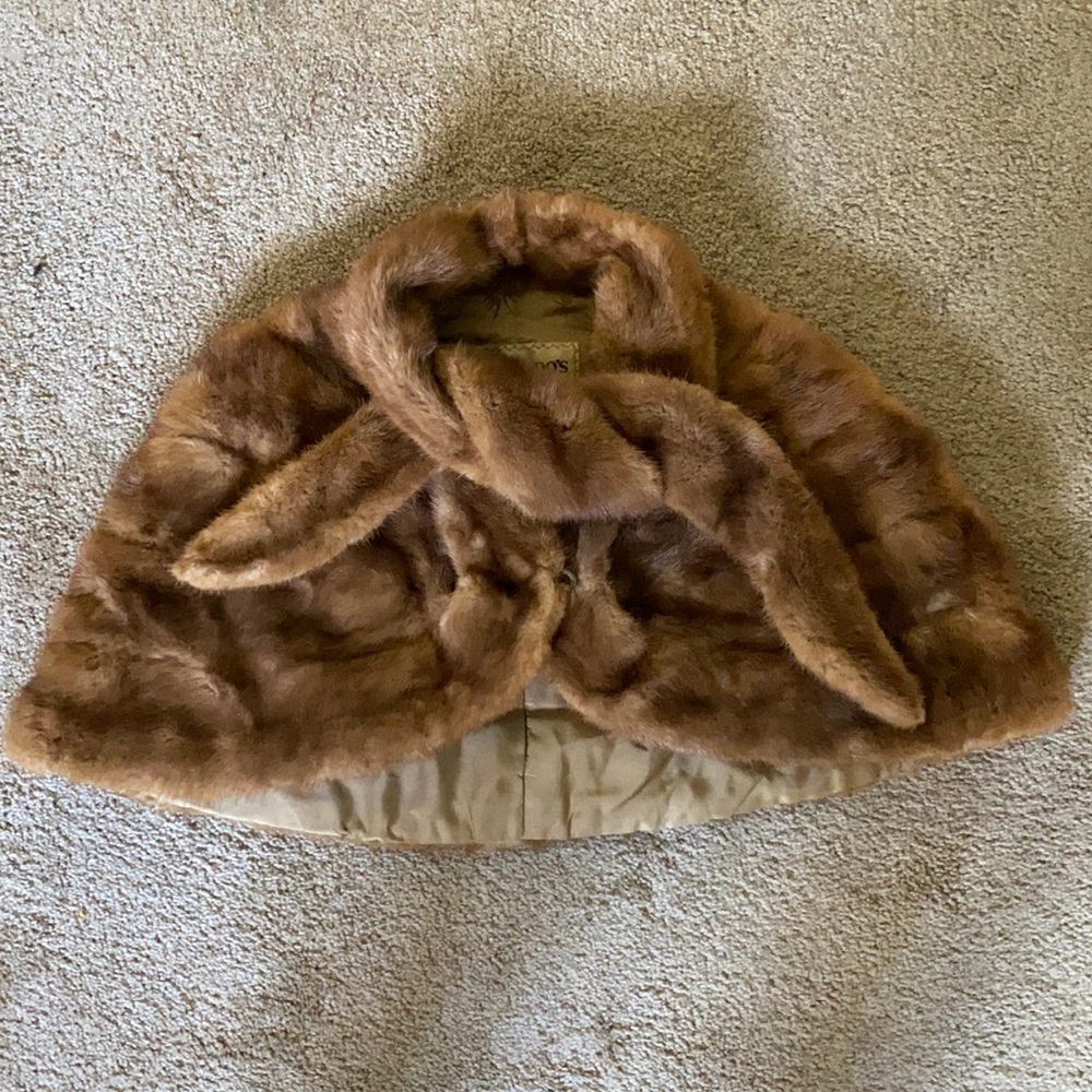 Mink capelet XS short over shoulder